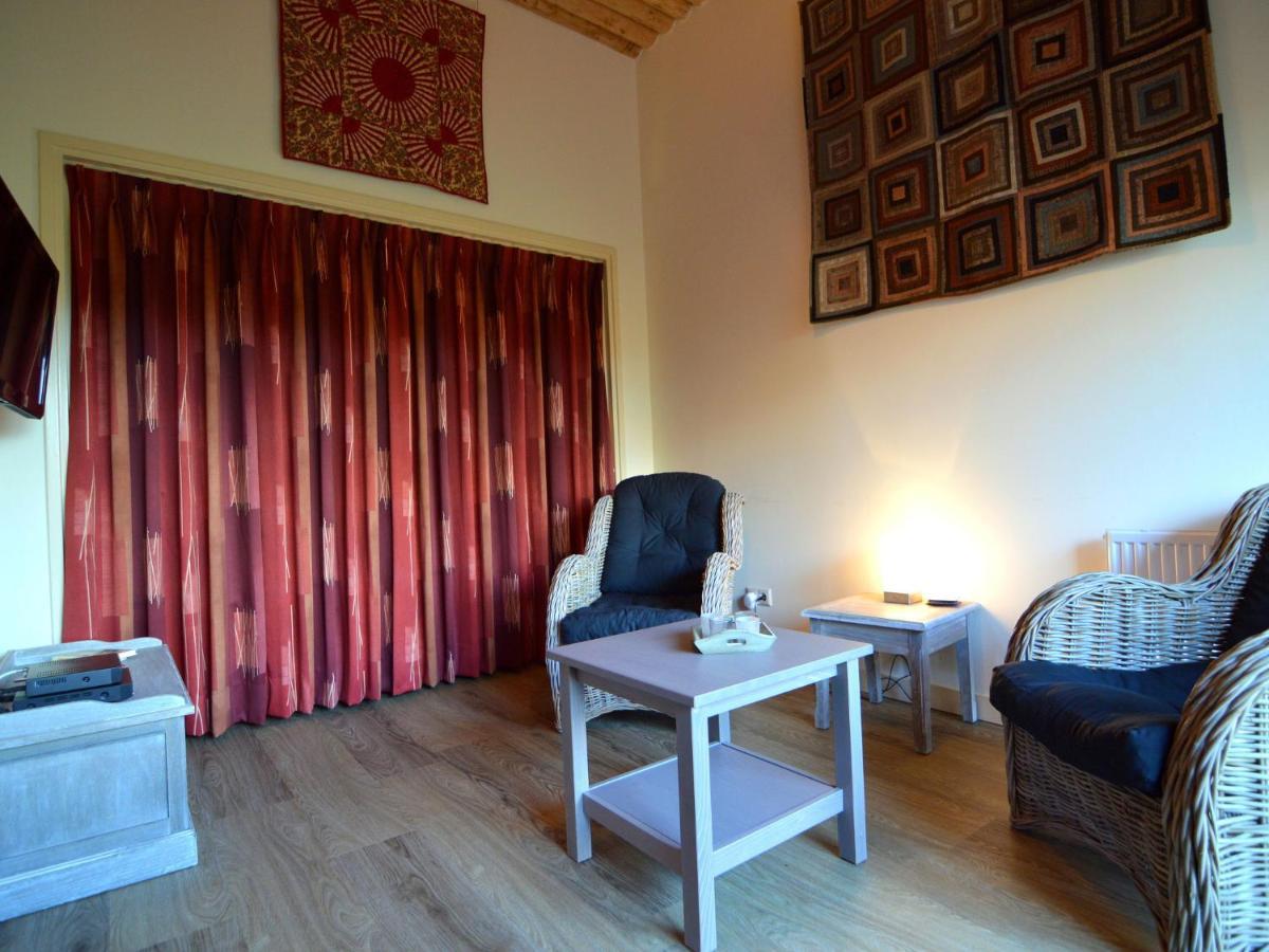 Staying In A Thatched Barn With Bedroom Achterhoek Geesteren  Экстерьер фото